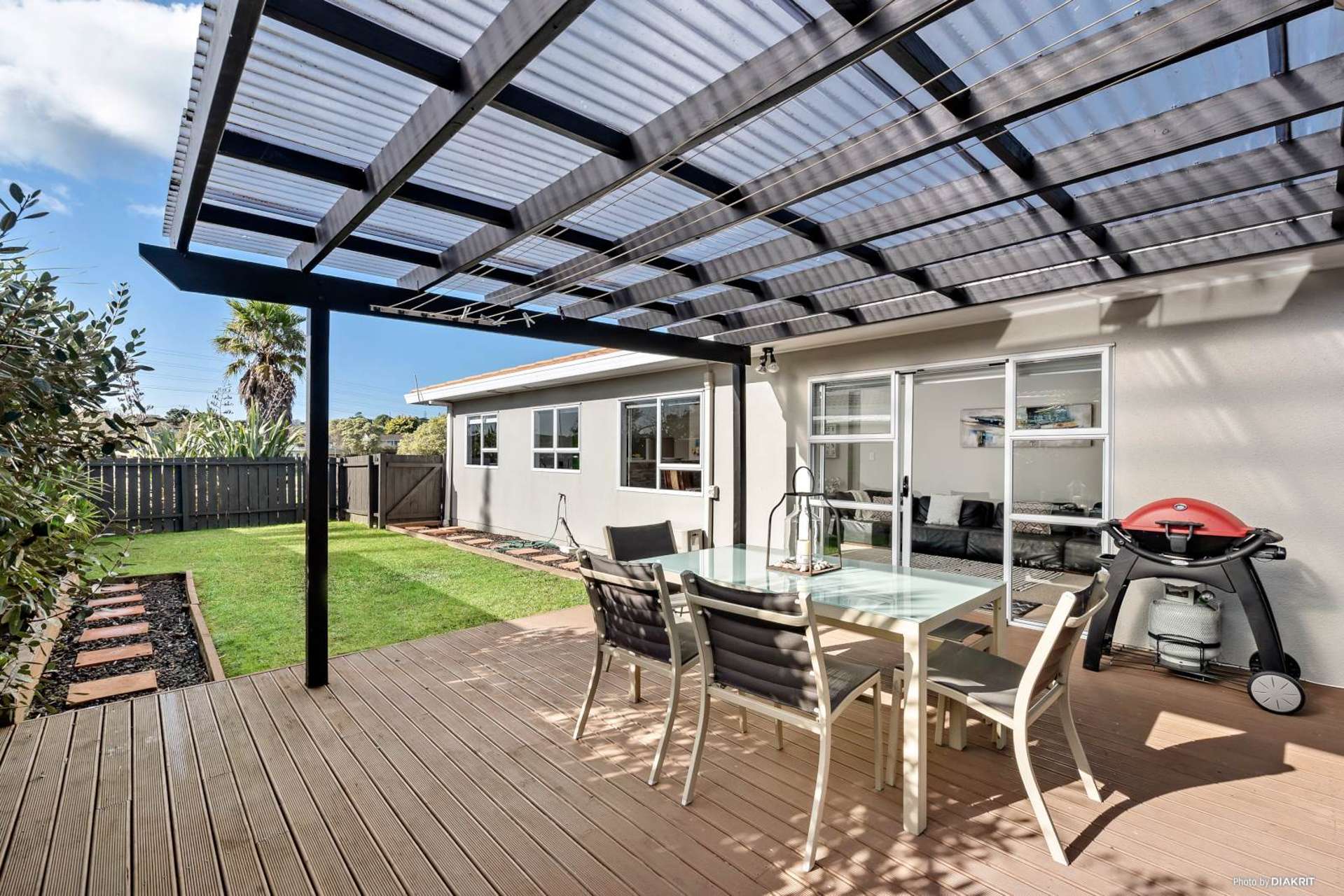 2/1 Caribbean Drive Unsworth Heights_0