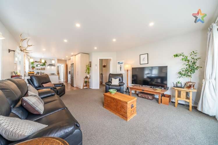 45 Poole Crescent Wainuiomata_2