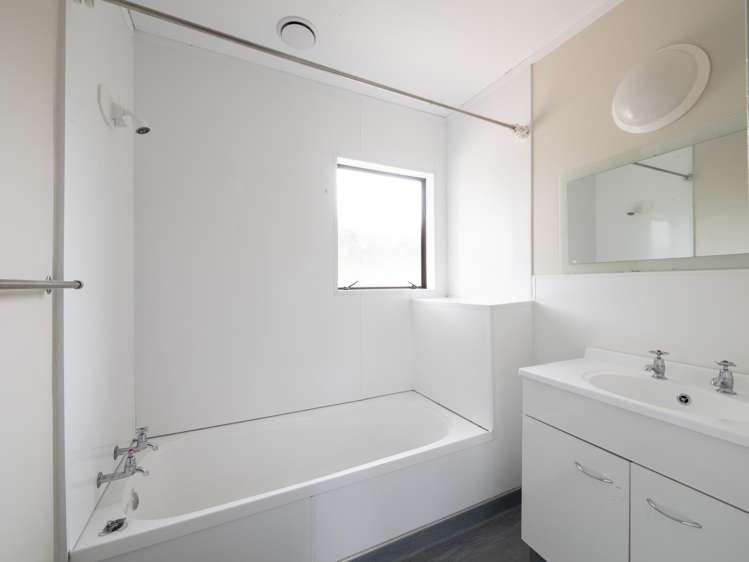 69-71 Lake Road Okaihau_16