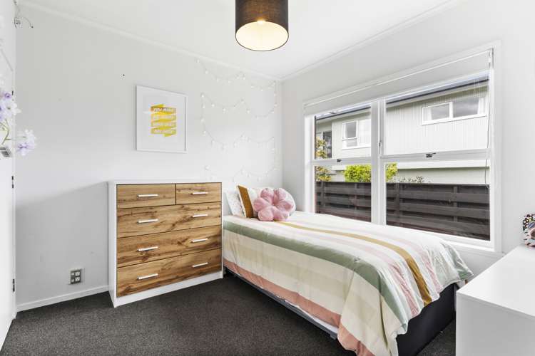 2/3 Knightsbridge Drive Forrest Hill_13