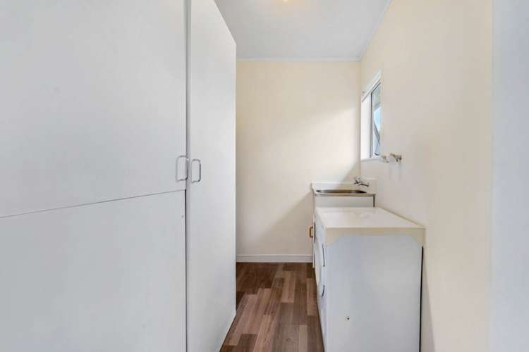 7 Oreti Place Clover Park_11