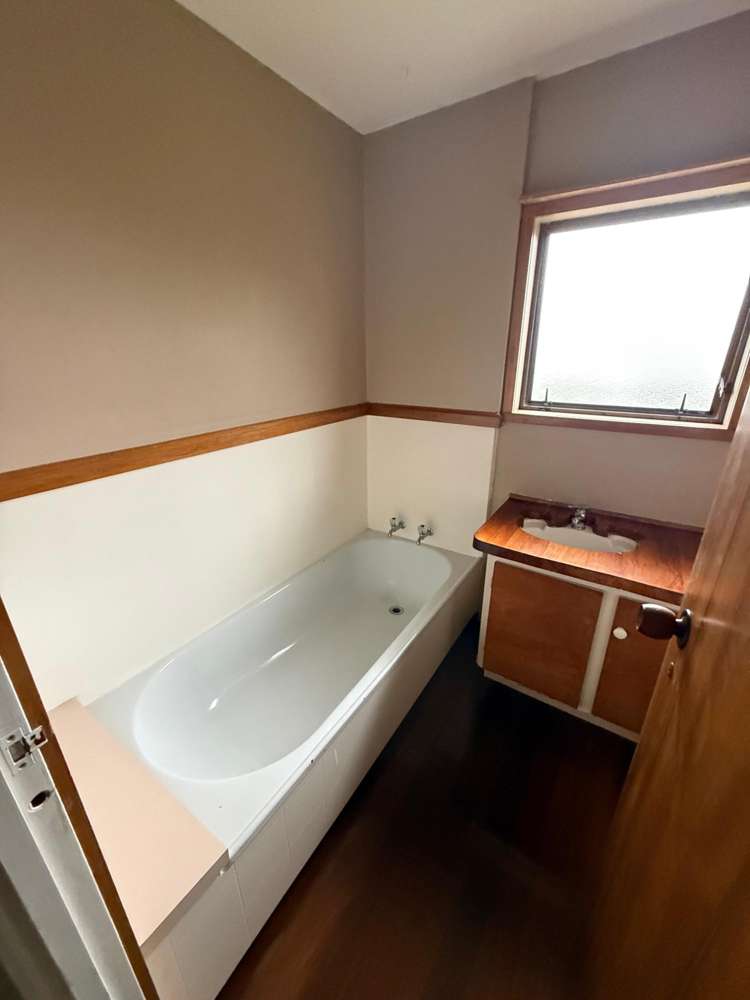  2/21 Hall Road Glenfield_19