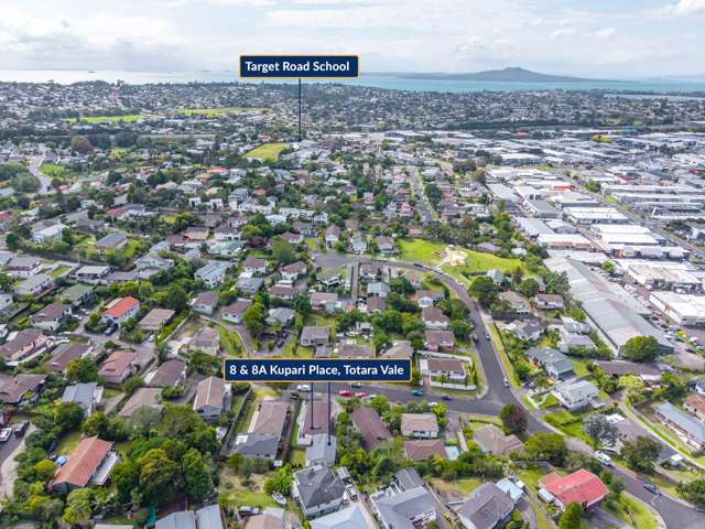 8 & 8A Kupari Place Totara Vale_3