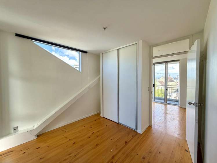 11G/8 Scotia Place 10015_5