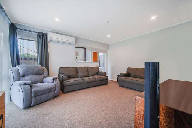6 Cobham Crescent Kelston_4