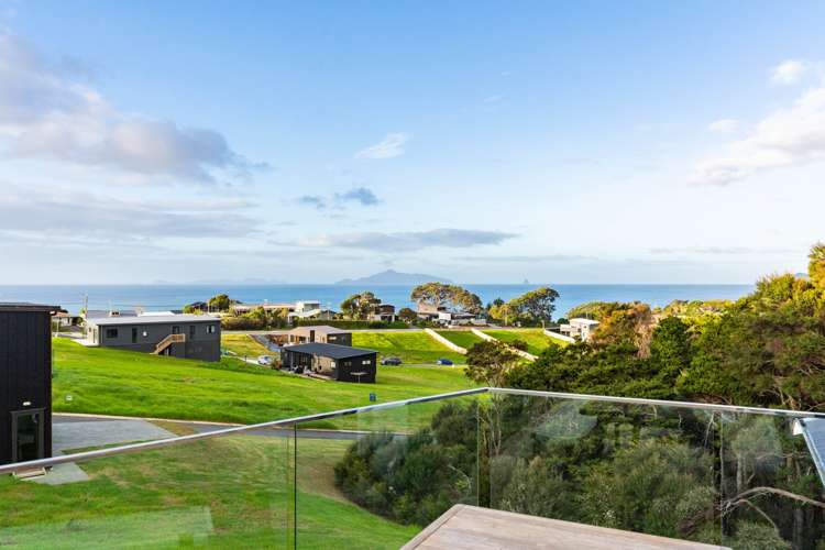 15 Blue Moon Rise Langs Beach_20