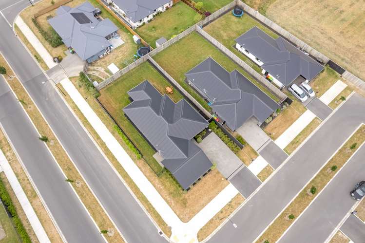 160 Faringdon Boulevard Rolleston_29