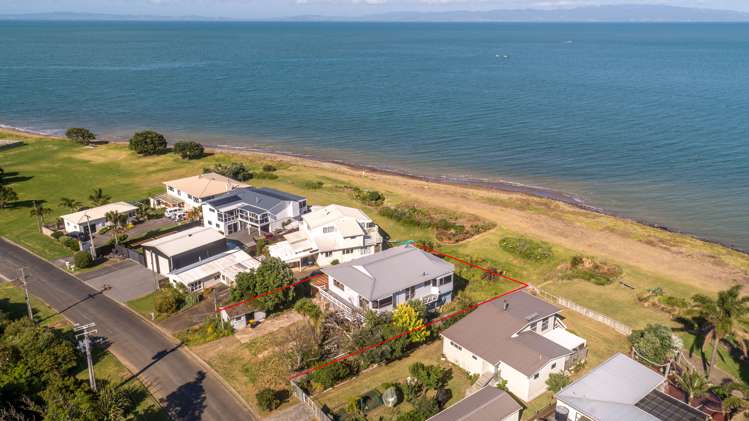 29 Seaview Avenue Te Puru_12