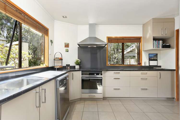 33 Tinopai Road Titirangi_7