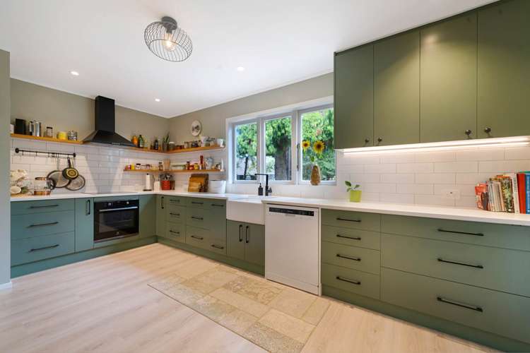 19 Hollywood Avenue Titirangi_11