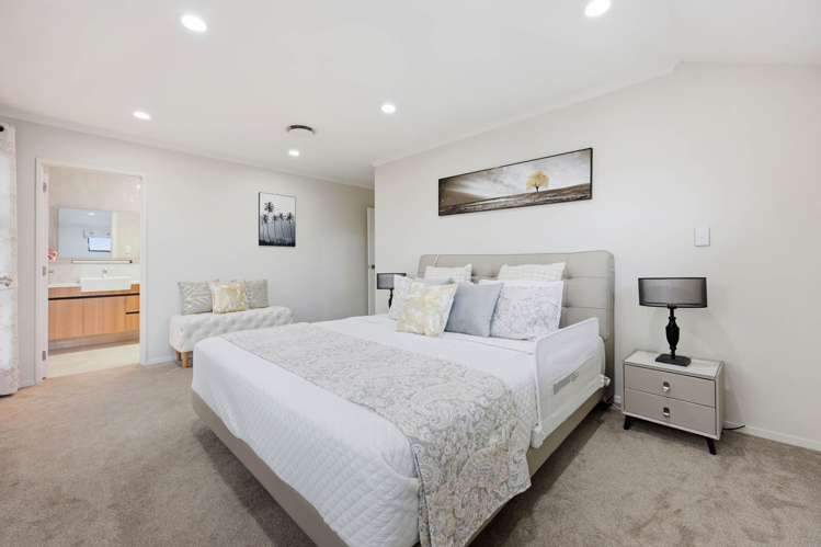 10 Tannaghmore Drive Flat Bush_25