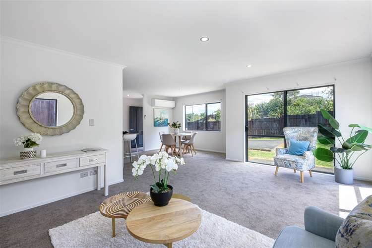 49 Makora Road Massey_15