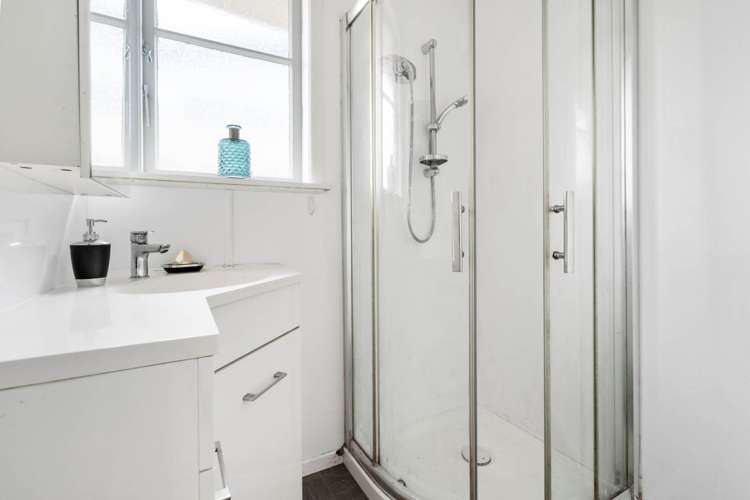 2 Helena Street Massey_19