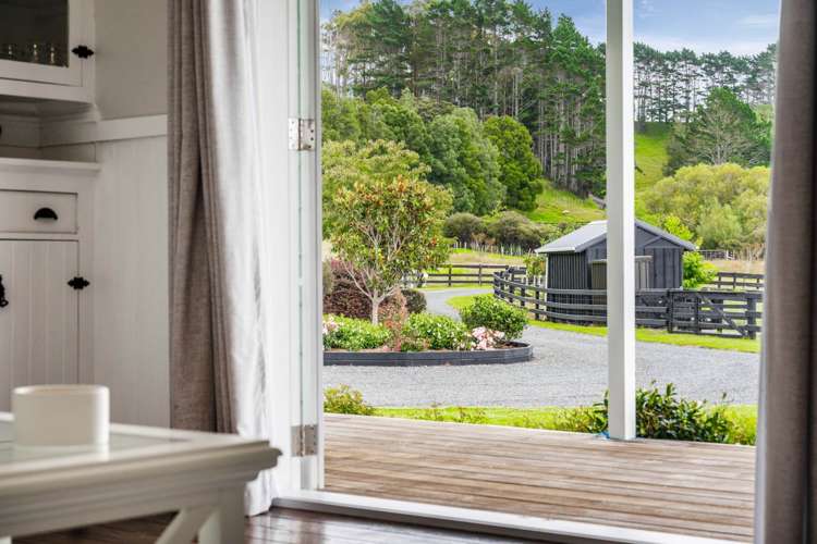 95 Alf Access Road Helensville_14