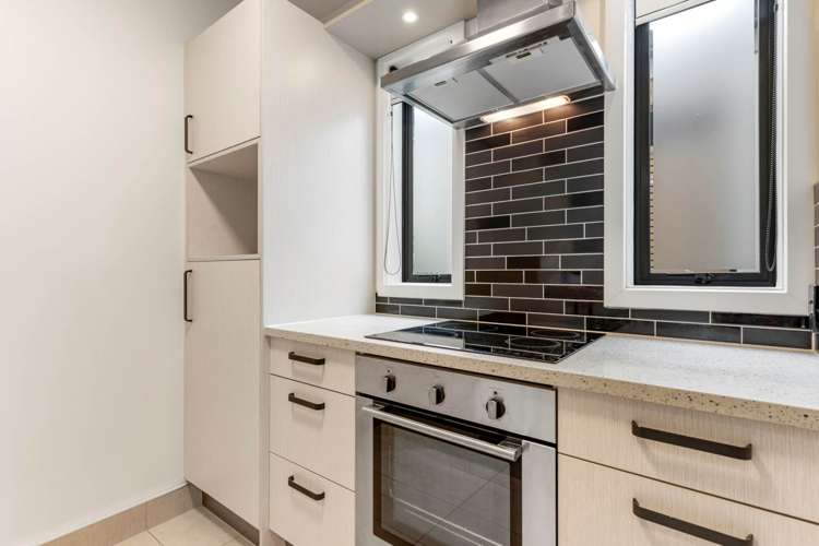 5/21 Armoy Drive East Tamaki_5