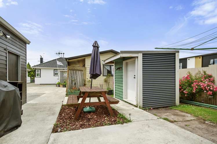 11 Wainuiomata Road Wainuiomata_8