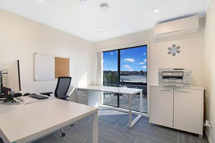 89 Henderson Valley Road Henderson_16