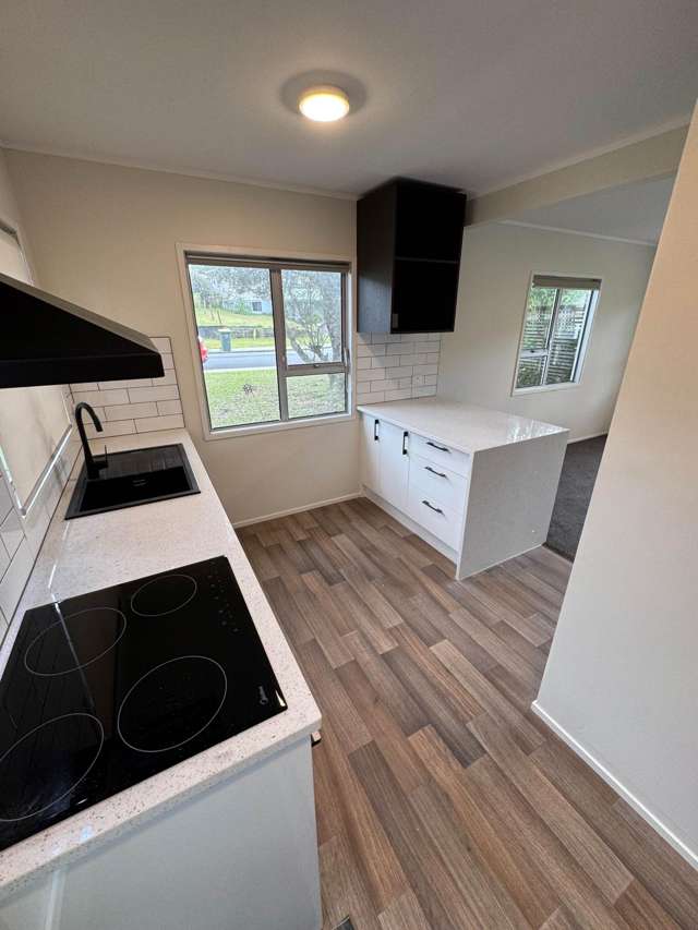 11A Jonathan Place Sunnynook_2
