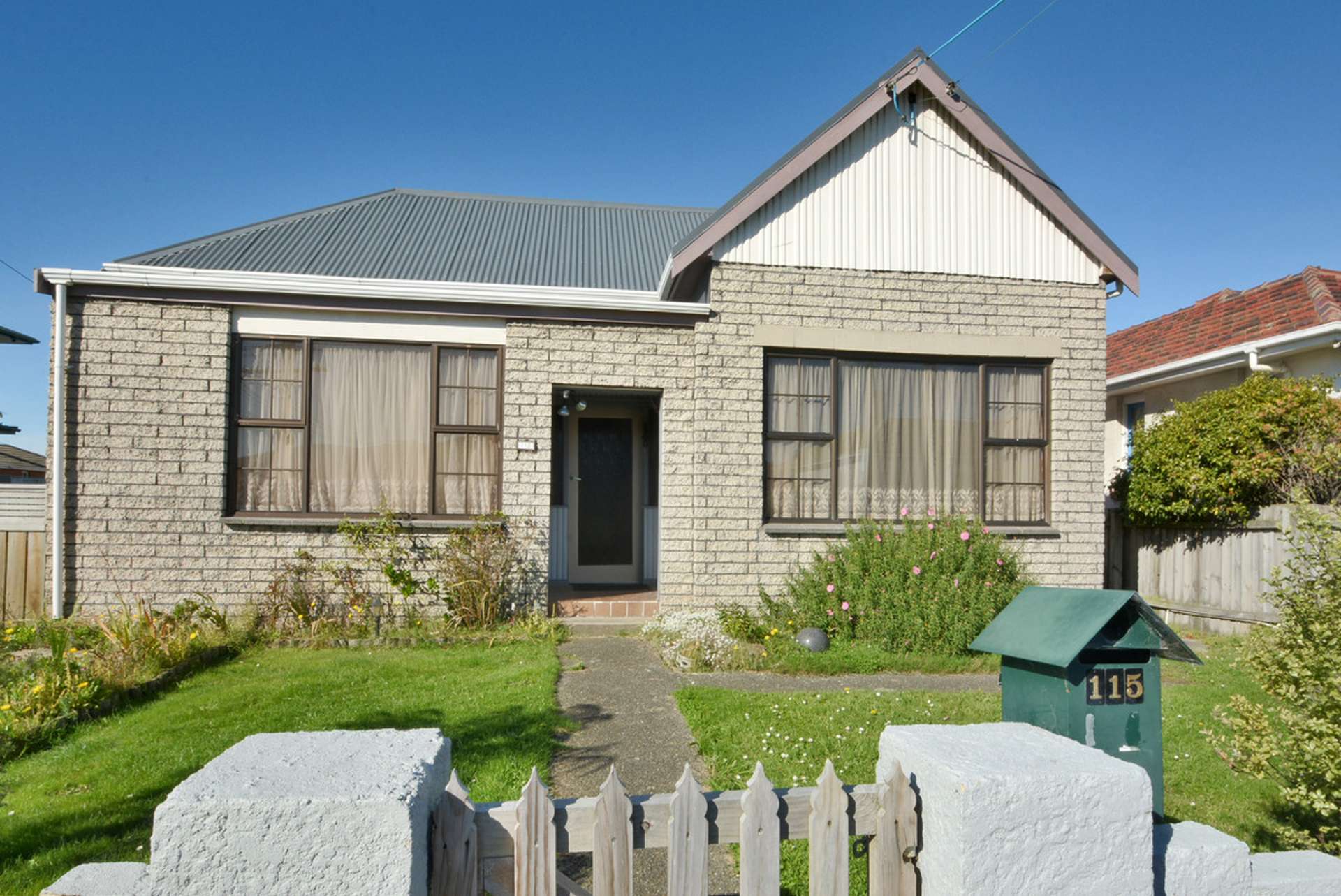 115 Macandrew Road South Dunedin_0