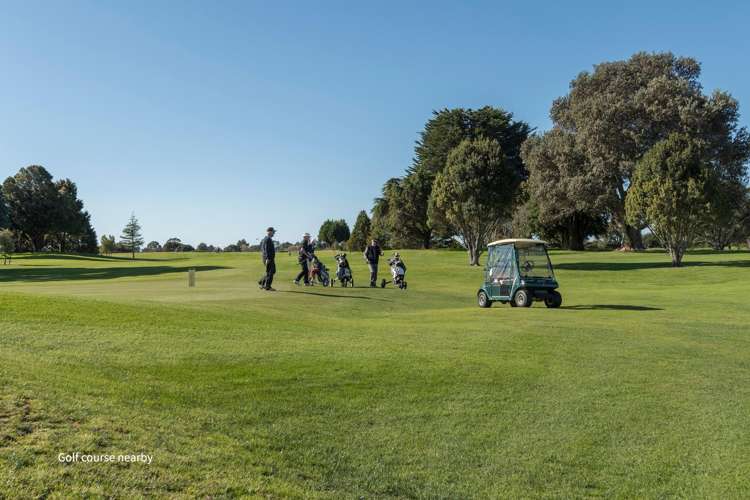 10 Fairway Avenue_1