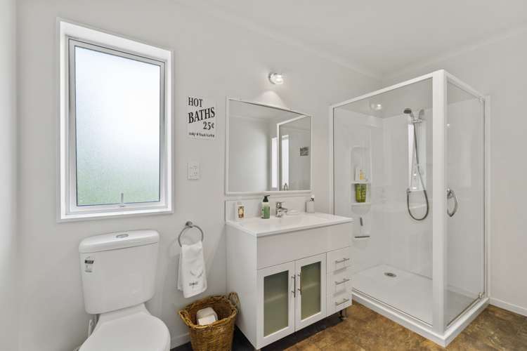 20 Kiharoa Street Otaki Beach_18