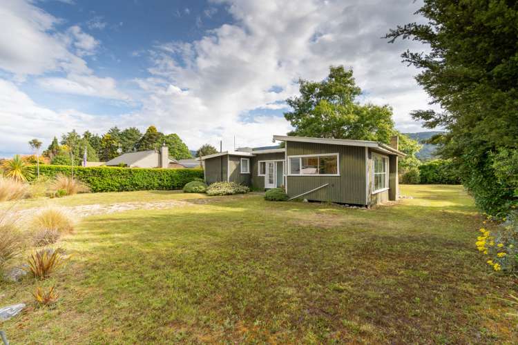 36 Home Street Manapouri_5
