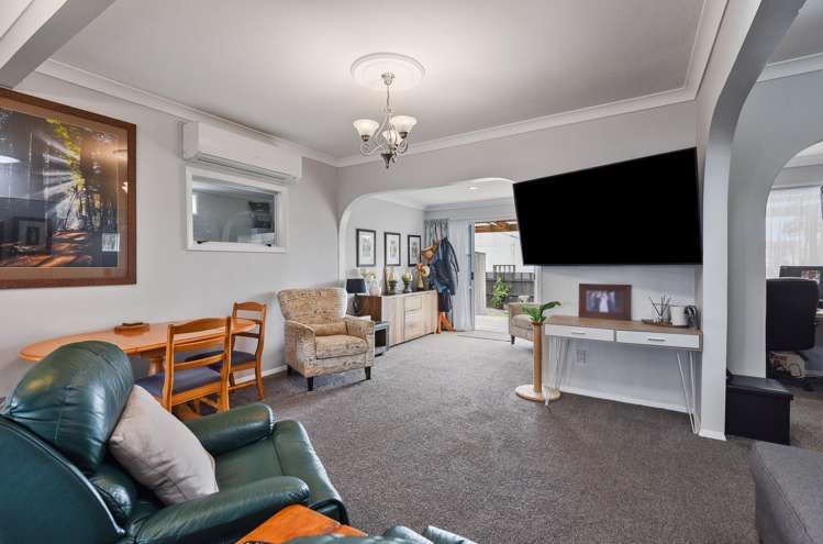 11 Russell Road Fairy Springs_5