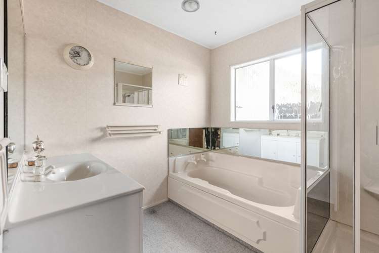 21a Whiting Crescent Greenmeadows_9