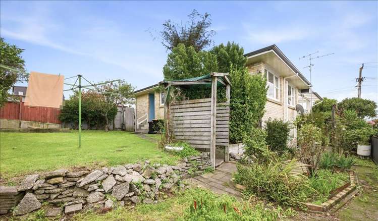 32 Coopers Road Gate Pa_13