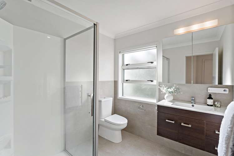 7 Waiarohia Place Hobsonville_16