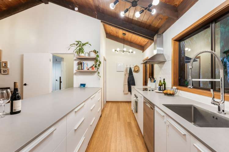 286 Huia Road Titirangi_9