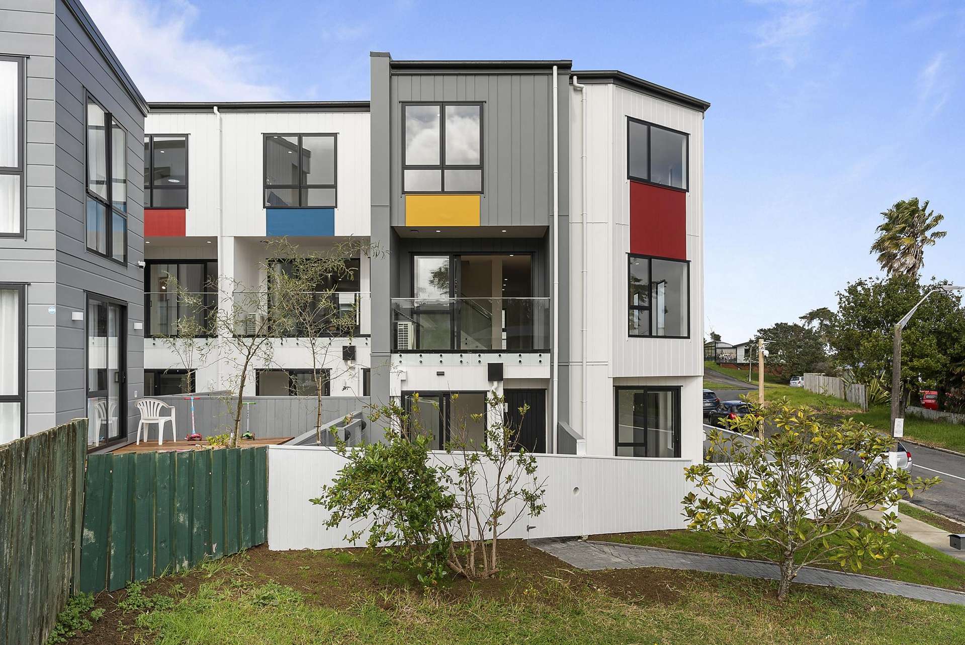2/2 Flaunty Place West Harbour_0