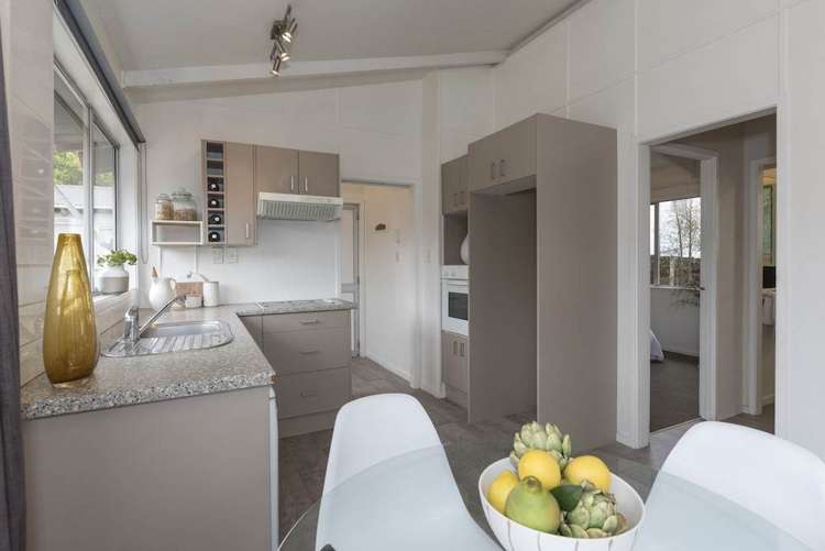 1/3 Thomas Avenue Te Atatu Peninsula_3