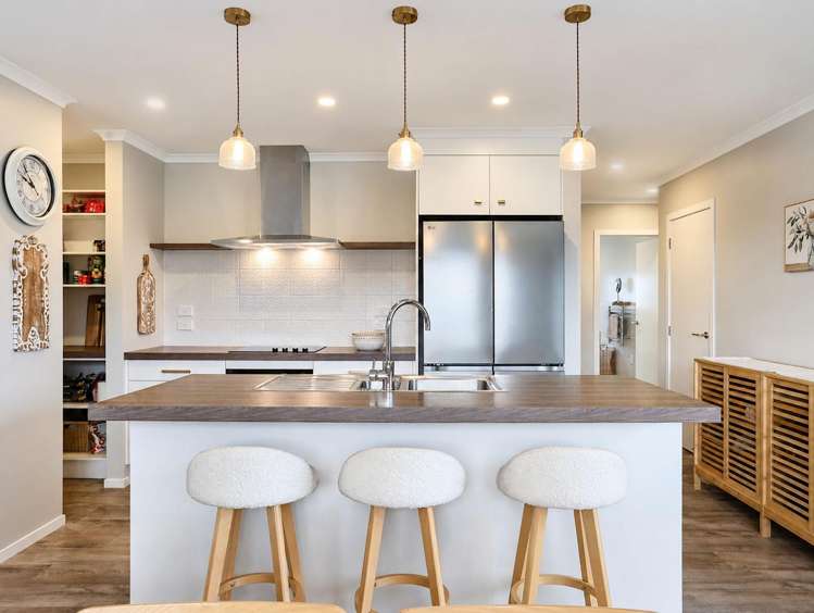 17 WHAKAHAUMAKO ROAD Cambridge_7