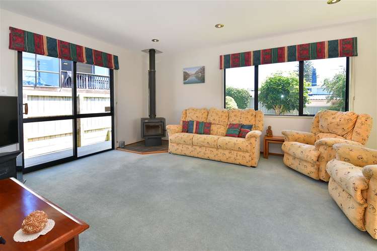 6 Crown Road Tindalls Beach_10