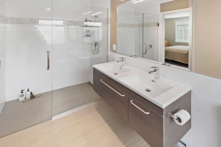 3 Ngati Huia Place Waitarere Beach_12