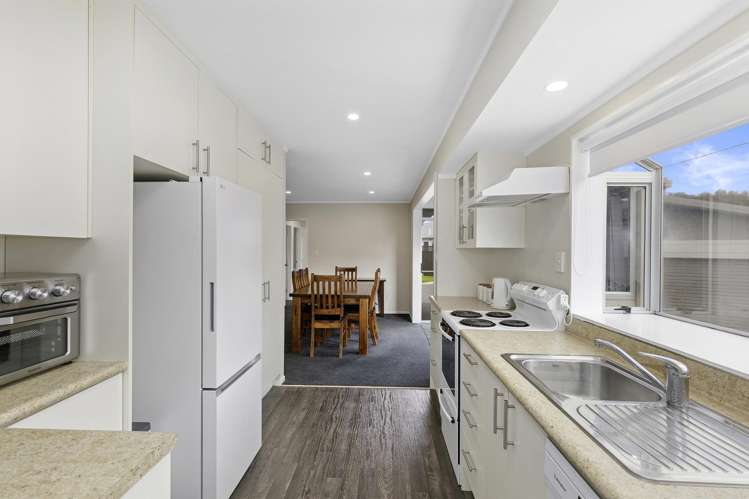 17 Memphis Grove Totara Park_4