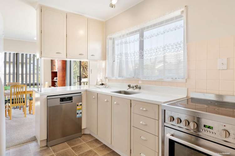 8 Kaanapali Place Wattle Downs_11