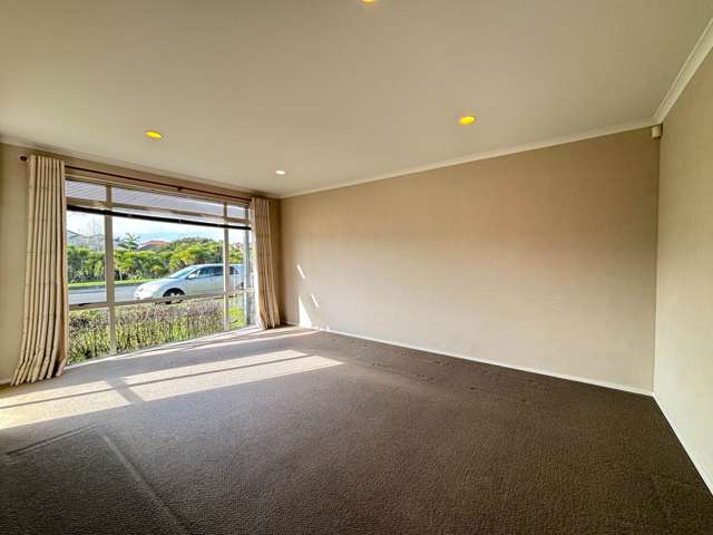 16 Flintridge Drive Flat Bush_1