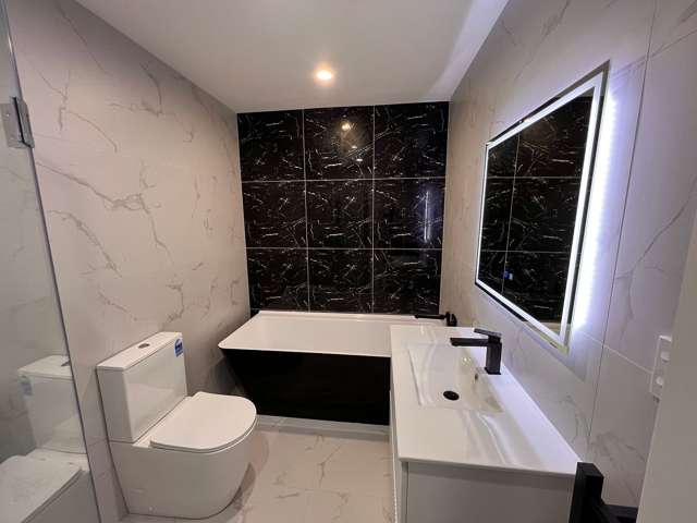 7 Puhakehake Place Flat Bush_4