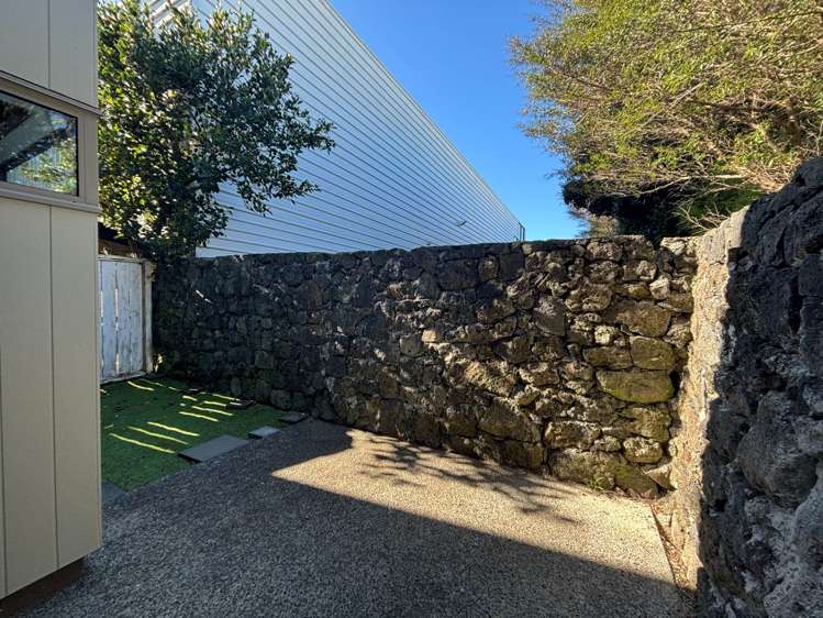 1/21 Hunters Park Drive Three Kings_4
