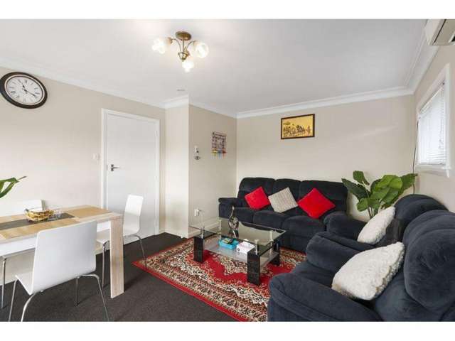 1 & 2/25 Hills Road Saint Albans_4