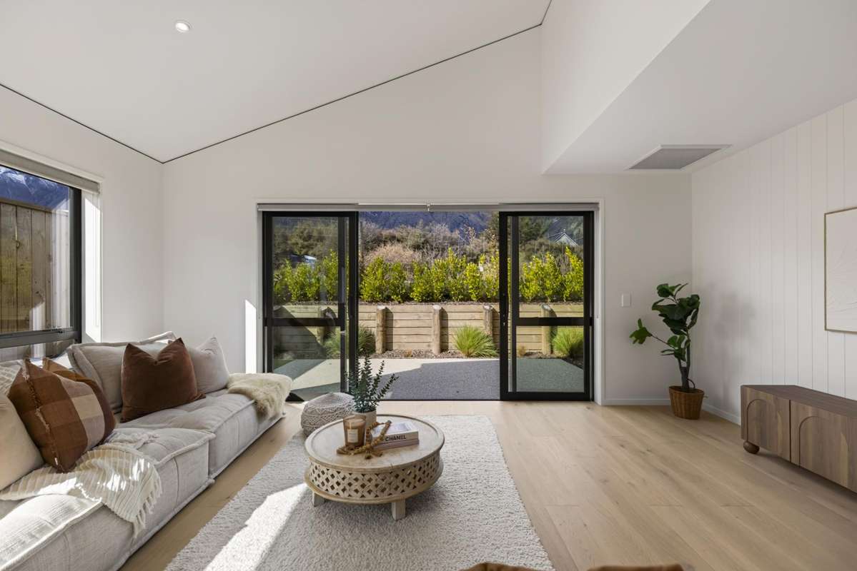 175 Howden Drive, Hanley's Farm_1