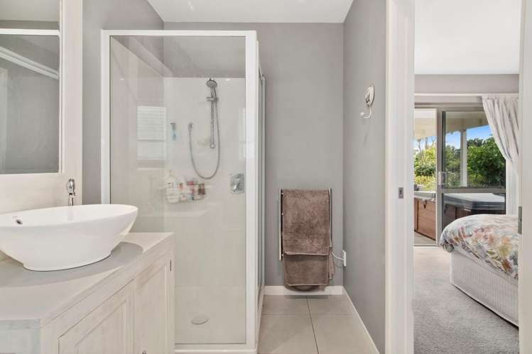 23 Horsley Grove Pyes Pa_8