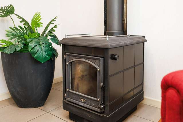 88 Warwick Street Feilding_4