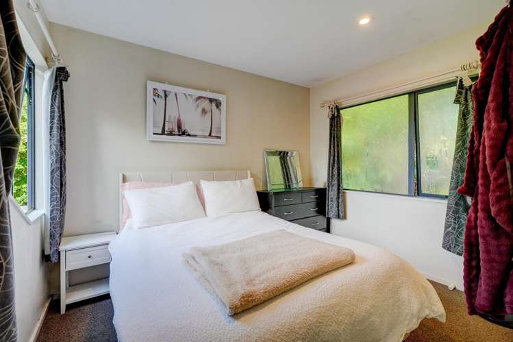 35 Park Road Titirangi_17