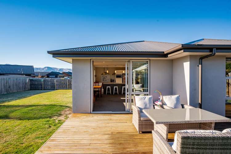 14 Finch Street Albert Town_8