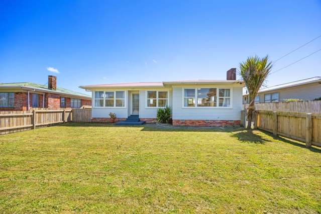 Charming Renovated 3-Bed + 766m² Site