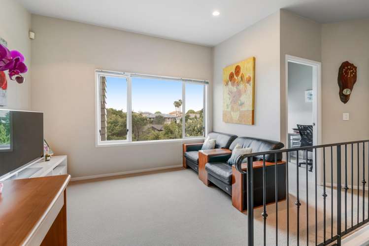 15 Springwater Vale Unsworth Heights_10