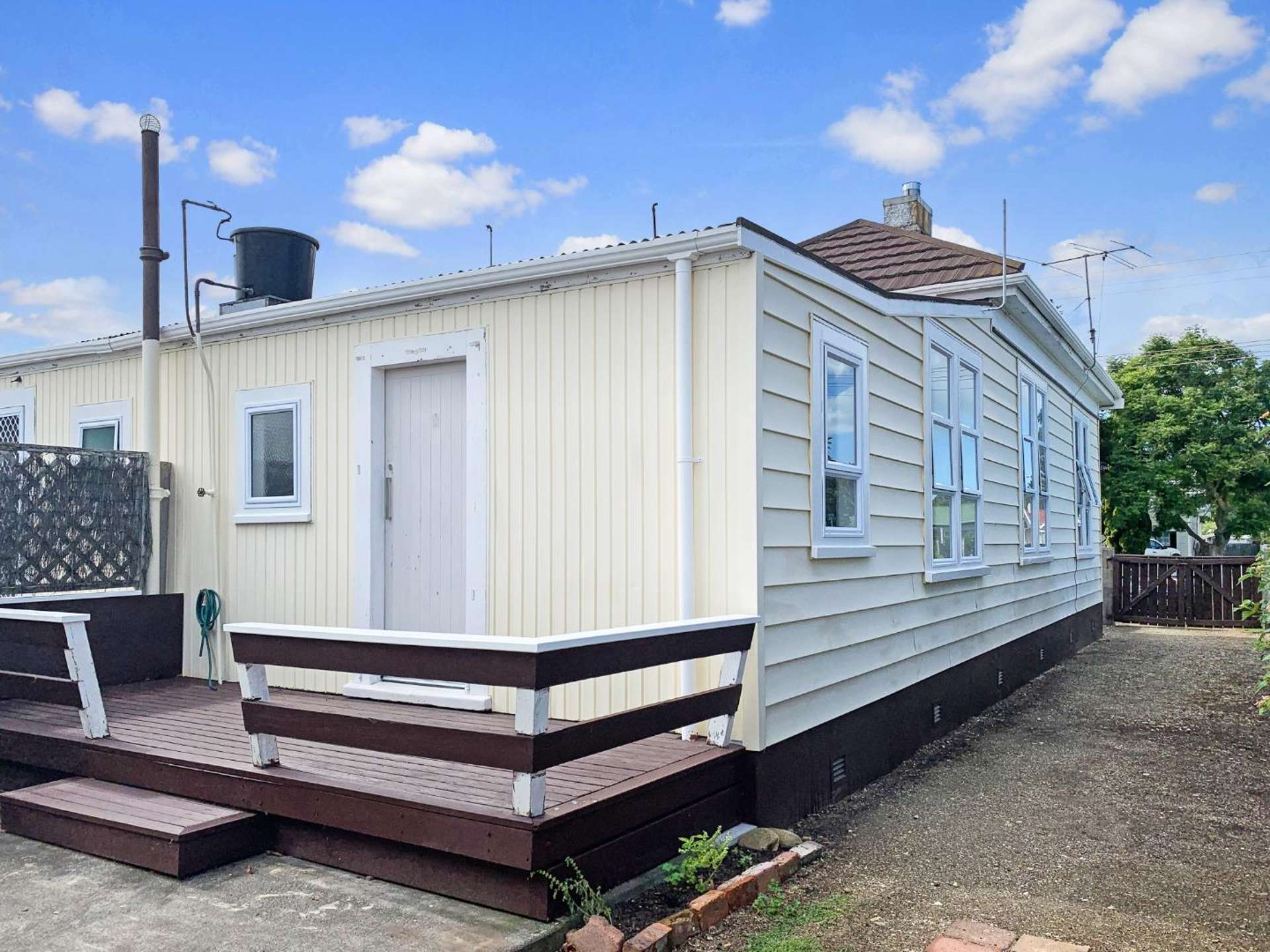 2/17 Queens road 1052_0